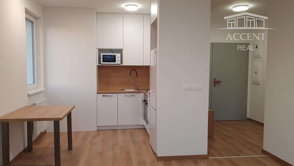 VÝBORNÁ CENA - PRENÁJOM 2 - IZBOVÉHO BYTU S BALKÓNOM A GARÁŽOVÝM STÁTÍM - OVOCNÉ SADY