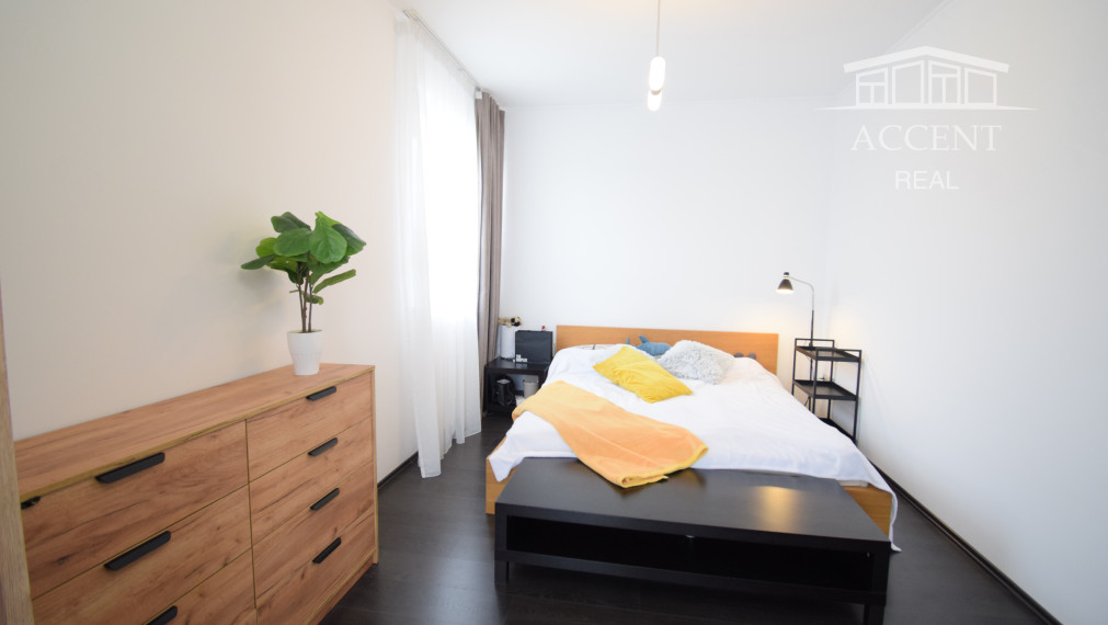 NADŠTANDARDNÝ BYT V REZIDENČNEJ ZÓNE S NÁDHERNOU TERASOU (80M2)   A PARKOVACÍM MIESTOM (151,38m2)