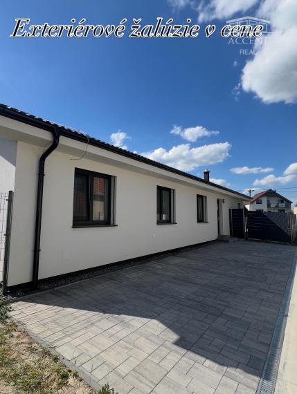 VEĽMI PEKNÝ,PRIESTRANNÝ 4-IZBOVÝ BUNGALOV(128M2)  V KVALITNOM ŠTANDARDE AJ S KUCHYŇOU (128M2), POZEMOK 403M2, TERASA AJ KOMPLET OPLOTENIE V CENE A ĎALŠIE BENEFITY