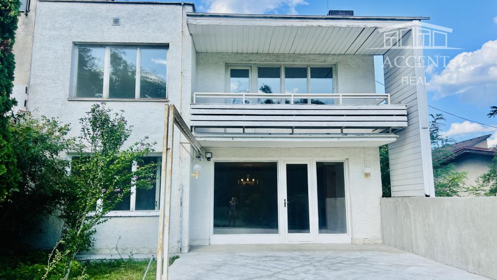 DVOJPODLAŽNÁ VILA (279M2) S PEKNÝM ROVINATÝM POZEMKOM(592M2) A NÁDHERNÝM VÝHĽADOM  - 6 PARKOVACÍCH MIEST