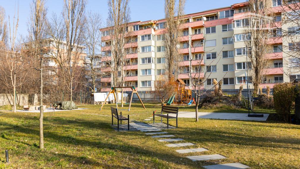 PRENÁJOM PARKOVACIEHO MIESTA V NOVOSTAVBE NA ULICI NA KRIŽOVATKÁCH 31C