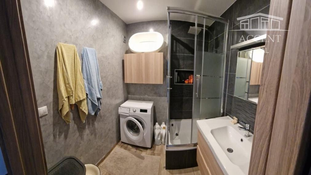 KOMFORTNÝ, KVALITNE ZREKONŠTRUOVANÝ 3-IZBOVÝ BYT S BALKÓNOM (76M2) V CENTRE SENCA