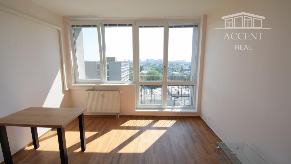 PREDAJ 2 IZBOVÉHO BYTU PO KOMPLETNEJ REKONŠTRUKCIÍ S PARKOVACÍM MIESTOM