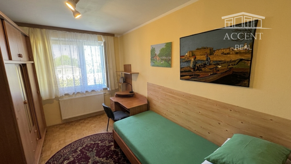 ZNÍŽENÁ CENA - PRIESTRANNÝ 3-IZBOVÝ BYT S LOGGIOU(75M2) -  FURDEKOVA UL., PETRŽALKA