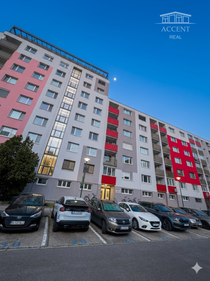 ZNÍŽENÁ CENA - PRIESTRANNÝ 3-IZBOVÝ BYT S LOGGIOU(75M2) -  FURDEKOVA UL., PETRŽALKA
