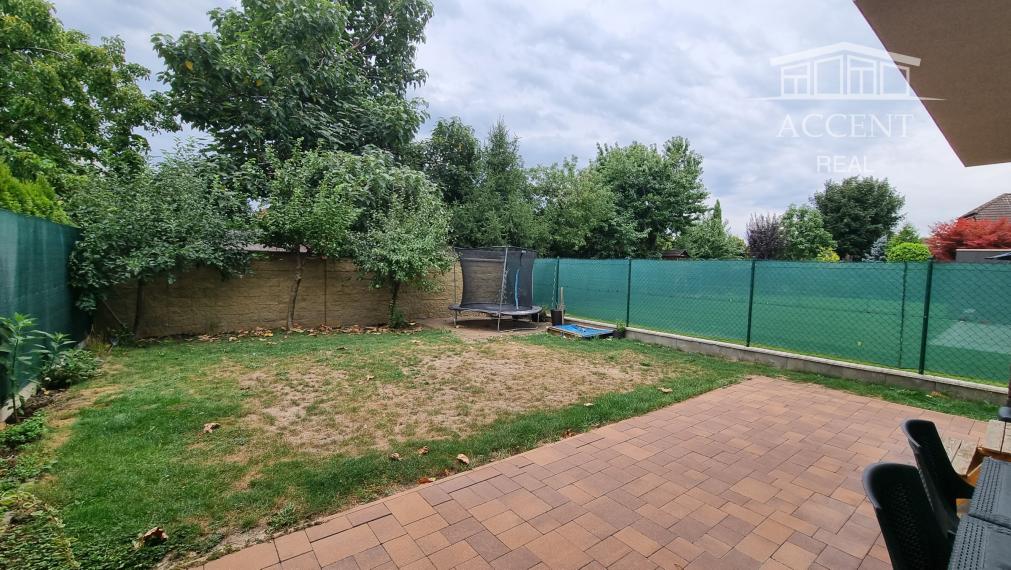 NA PRENÁJOM – MODERNÁ NOVOSTAVBA RODINNÉHO DOMU S GARÁŽOU V OBLÚBENEJ LOKALITE BRATISLAVA – TRNÁVKA