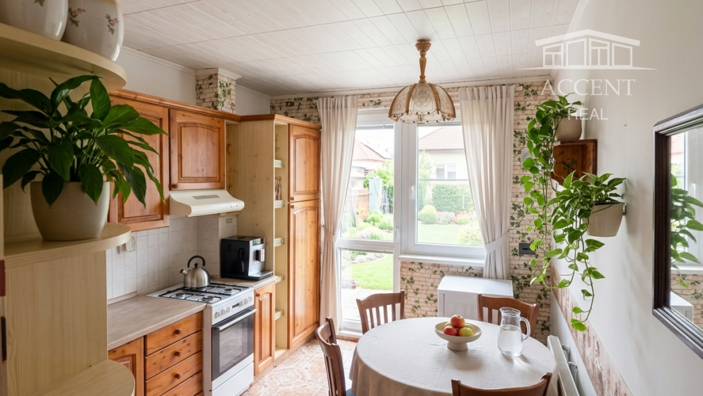 PRIESTRANNÝ 3-IZBOVÝ BYT S LOGGIOU(75M2) -  FURDEKOVA UL., PETRŽALKA