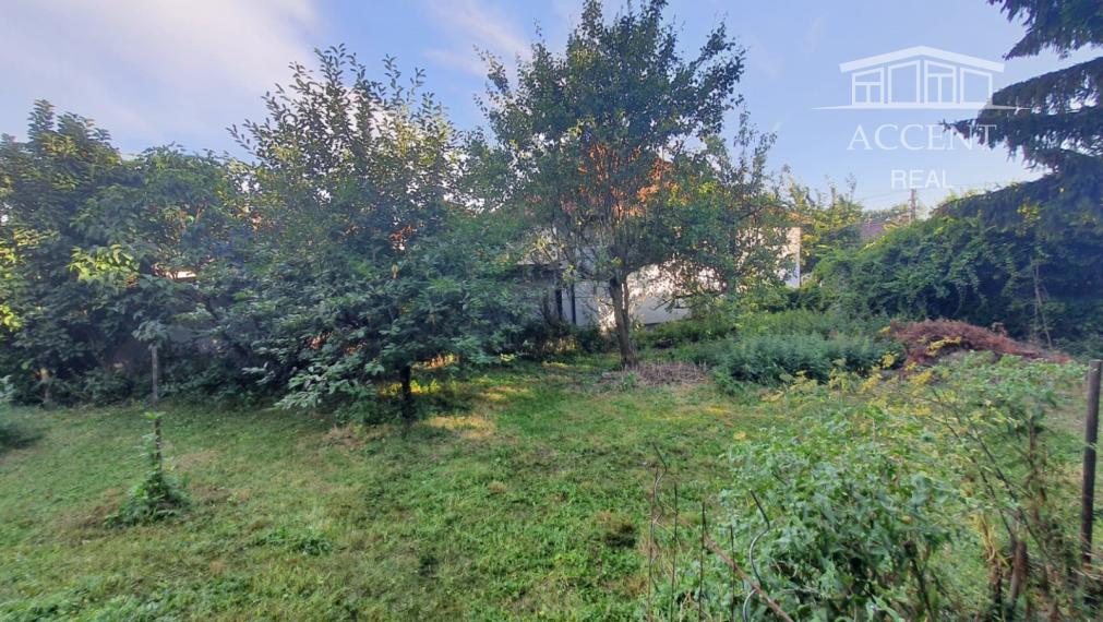 STAVEBNÝ POZEMOK 768 m2 V CENTRE OBCE S VEĽKÝM POTENCIÁLOM