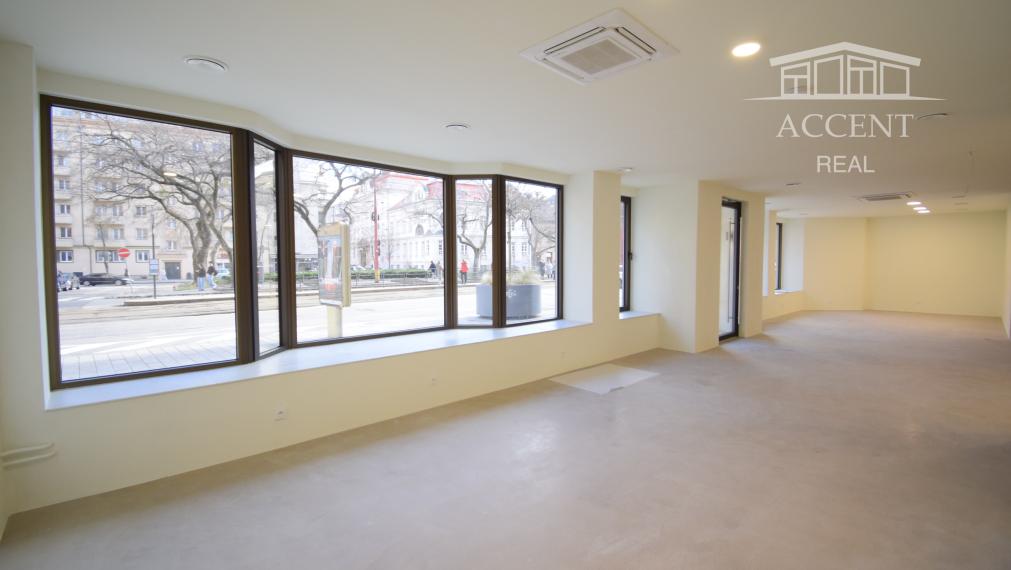 PRÉMIOVÉ OBCHODNÉ PRIESTORY(166M2) S VÝKLADMI NA FREKVENTOVANEJ ULICI V CENTRE - KRÍŽNA UL.