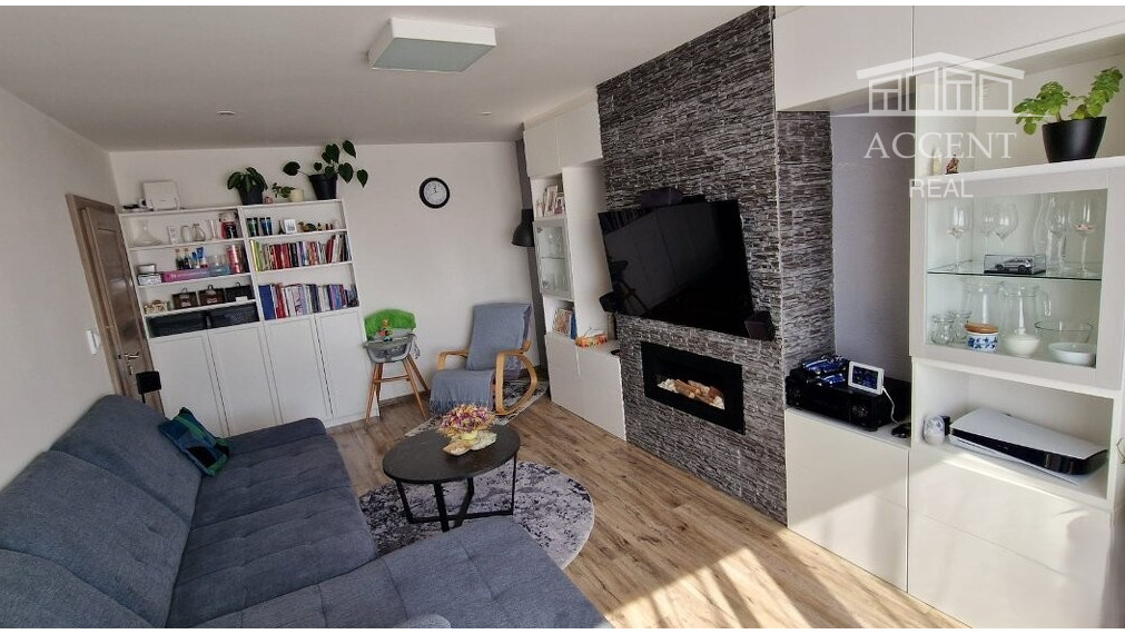KOMFORTNÝ, KVALITNE ZREKONŠTRUOVANÝ 3-IZBOVÝ BYT S BALKÓNOM (76M2) V CENTRE SENCA