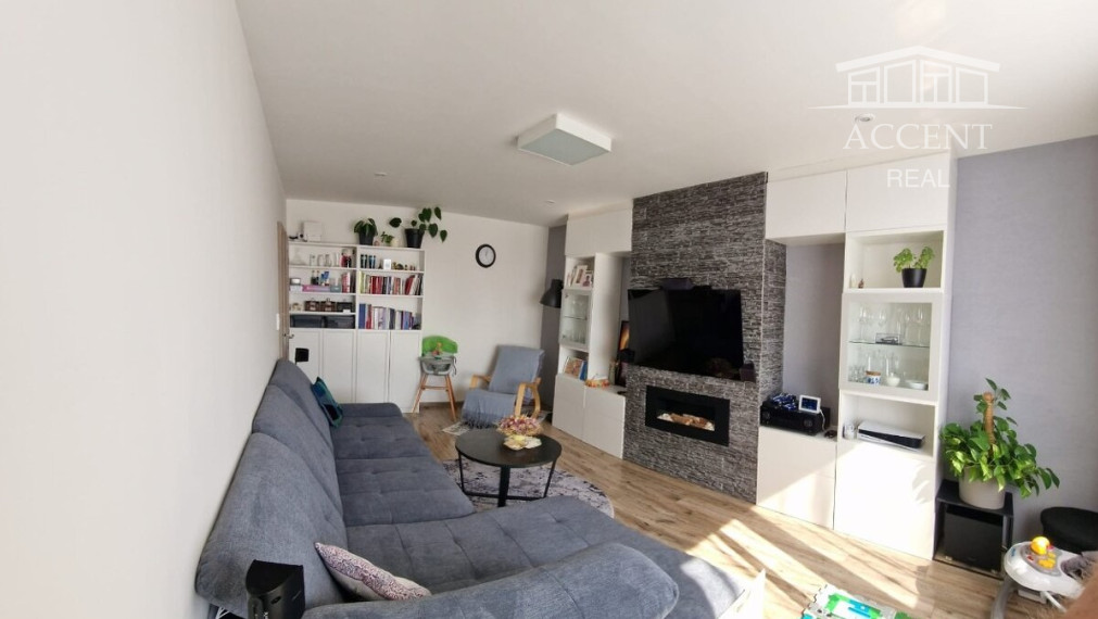 KOMFORTNÝ, KVALITNE ZREKONŠTRUOVANÝ 3-IZBOVÝ BYT S BALKÓNOM (76M2) V CENTRE SENCA