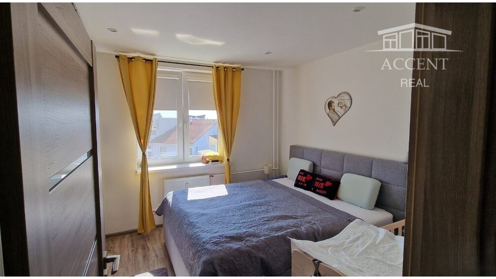 KOMFORTNÝ, KVALITNE ZREKONŠTRUOVANÝ 3-IZBOVÝ BYT S BALKÓNOM (76M2) V CENTRE SENCA