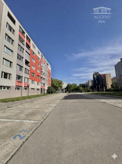 PRIESTRANNÝ 3-IZBOVÝ BYT S LOGGIOU(75M2) -  FURDEKOVA UL., PETRŽALKA