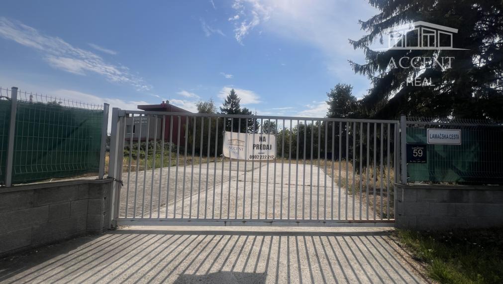 STAVEBNÝ POZEMOK  2597M2 - ZMIEŠANÁ ZÓNA - LAMAČSKÁ CESTA
