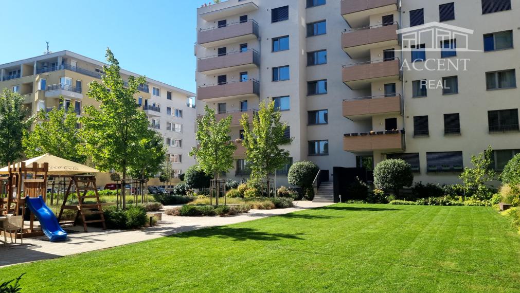 PRENÁJOM 2 - IZBOVEJ NOVOSTAVBY S PARKOVACÍM MIESTOM A BALKÓNOM