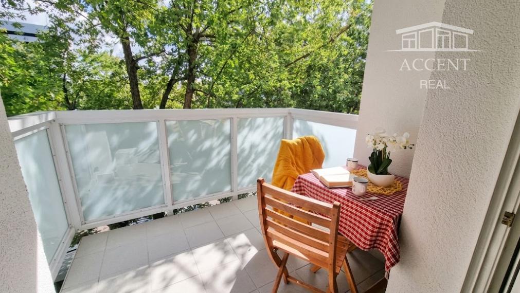 ACCENT REAL / PRENÁJOM ÚTULNÉHO 1 IZBOVÉHO BYTU S BALKÓNOM V RAČI