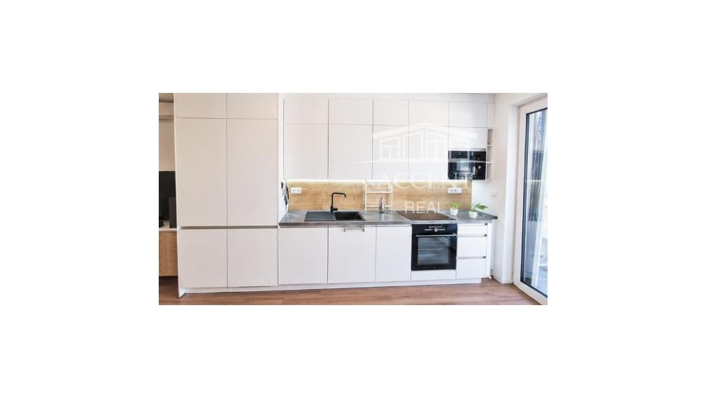 ACCENT REAL / PRENÁJOM 2 - IZBOVEJ NOVOSTAVBY S PARKOVACÍM MIESTOM A BALKÓNOM