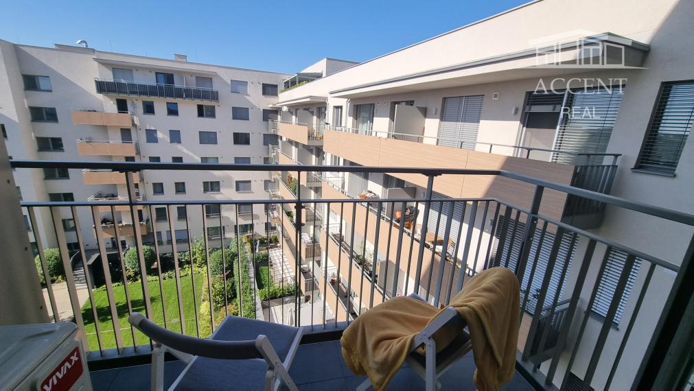 ACCENT REAL / PRENÁJOM 2 - IZBOVEJ NOVOSTAVBY S PARKOVACÍM MIESTOM A BALKÓNOM