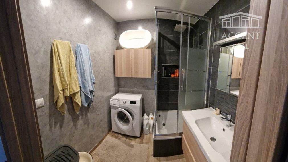 KOMFORTNÝ, KVALITNE ZREKONŠTRUOVANÝ 3-IZBOVÝ BYT S BALKÓNOM (76M2) V CENTRE SENCA