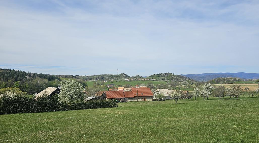 KOSTIVRCH - NÁDHERNÉ STAVEBNÉ POZEMKY NA DOMY A CHATY(2 x 758m2) V MALEBNOM PROSTREDÍ