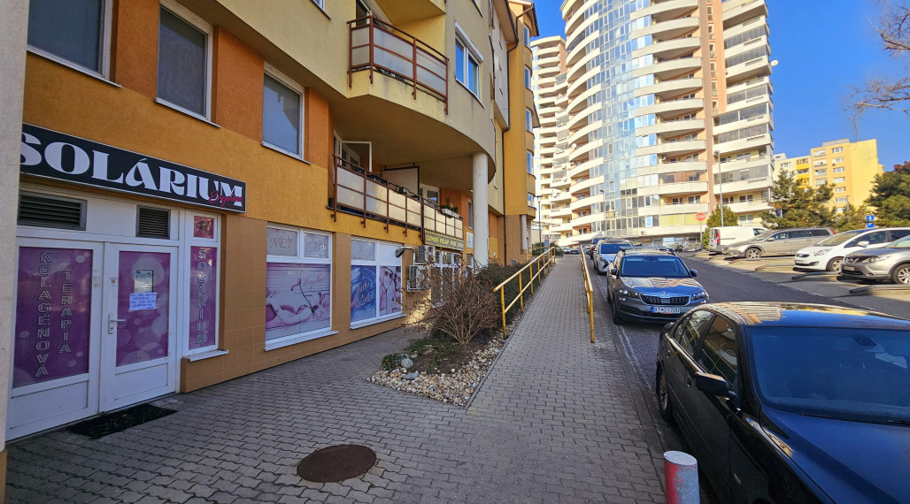 MULTIFUNKČNÉ NEBYTOVÉ PRIESTORY (154m2) NA FREKVENTOVANOM MIESTE - HANY MELIČKOVEJ