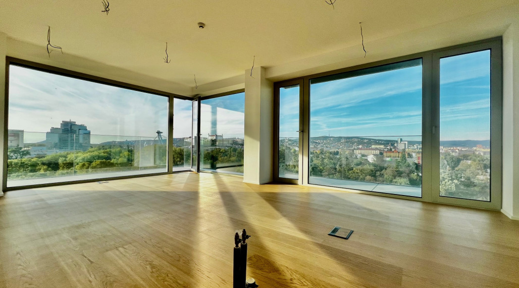 NADŠTANDARDNÝ  BYT NA 12. POSCHODÍ V NOVOSTAVBE LIGET PRI DUNAJI S PANORAMATICKÝM VÝHĽADOM NA MESTO - 2 PARKOVACIE MIESTA