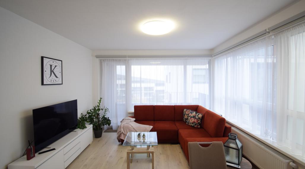 PRENÁJOM  MODERNEJ  A PRIESTRANNEJ  2 -  IZBOVEJ NOVOSTAVBY S PODZEMNÝM PARKOVACÍM MIESTOM