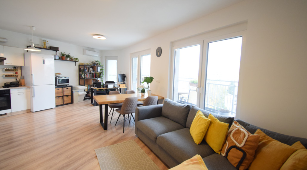 PREDAJ KRÁSNEJ 2 - IZBOVEJ NOVOSTAVBY S TREASOU(26,70m2),PARKOVACÍM MIESTOM A PIVNIČNOU KOBKOU