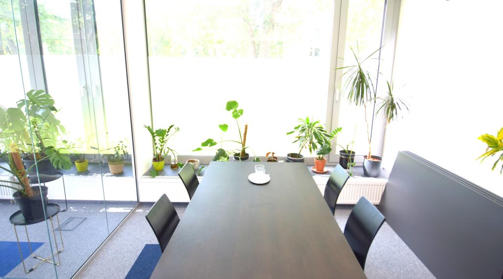 OBCHODNÉ PRIESTORY, KANCELÁRIE NA RAČIANSKEJ ULICI S PARKOVACÍMI MIESTAMI ZA VÝBORNÚ CENU