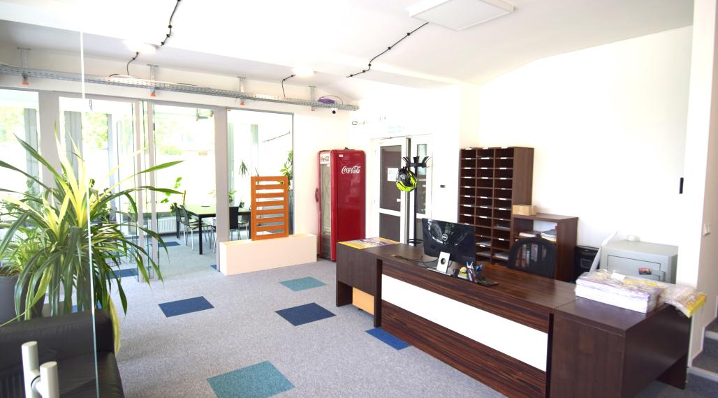 OBCHODNÉ PRIESTORY, KANCELÁRIE NA RAČIANSKEJ ULICI S PARKOVACÍMI MIESTAMI ZA VÝBORNÚ CENU