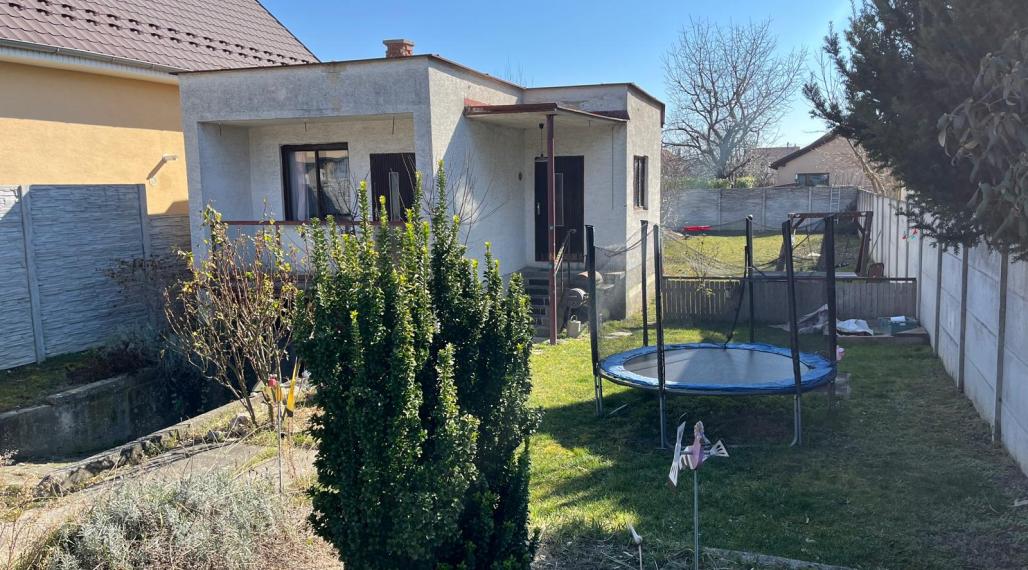 PEKNÝ STAVEBNÝ POZEMOK (486M2) VO VRAKUNI  -  MAJERSKÁ