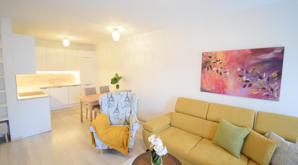 PRENÁJOM  KRÁSNEJ 2 - IZBOVEJ NOVOSTAVBY S BALKÓNOM A  PARKOVACÍM MIESTOM