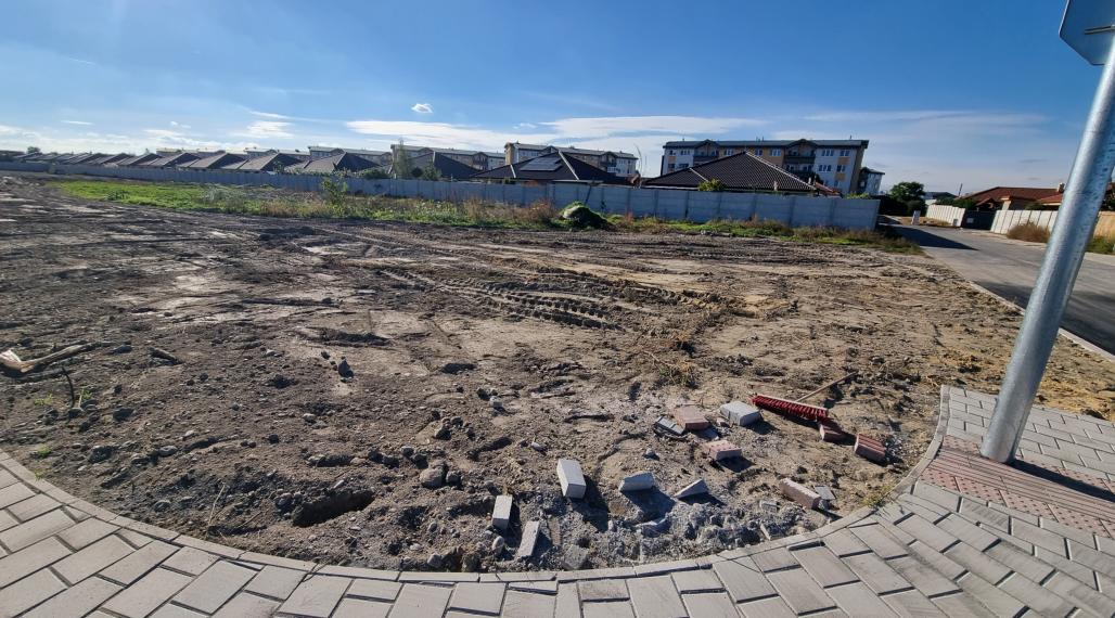 ROŽNÝ VOĽNÝ STAVEBNÝ POZEMOK (612M2),  SKVELÁ POLOHA -  MOST PRI BRATISLAVE