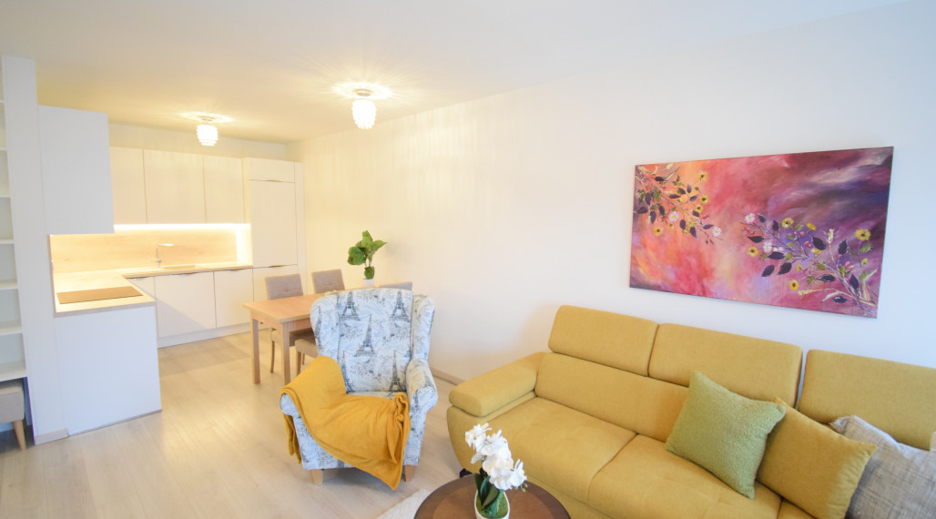 PRENÁJOM  KRÁSNEJ 2 - IZBOVEJ NOVOSTAVBY S BALKÓNOM A  PARKOVACÍM MIESTOM