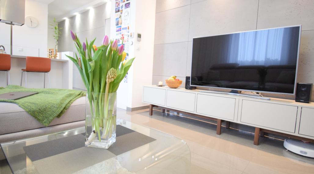 PRENÁJOM DIZAJNOVÉHO 2 - IZBOVÉHO BYTU SO ŠATNÍKOM A BALKÓNOM NA TRNÁVKE