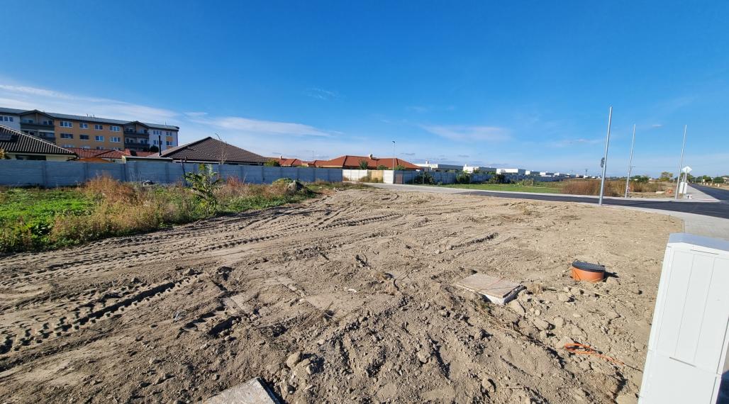 ROŽNÝ VOĽNÝ STAVEBNÝ POZEMOK (612M2),  SKVELÁ POLOHA -  MOST PRI BRATISLAVE