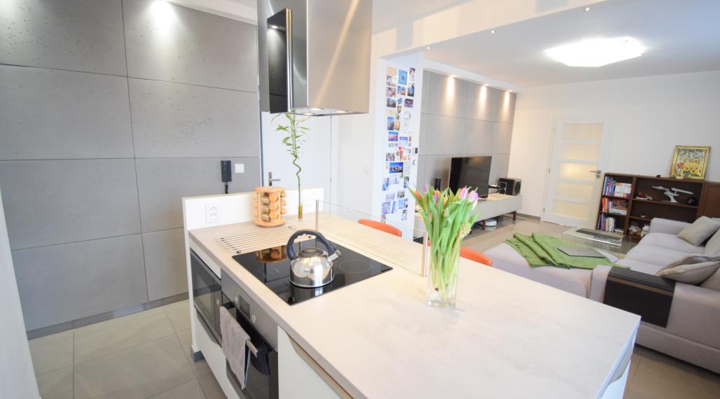 PRENÁJOM DIZAJNOVÉHO 2 - IZBOVÉHO BYTU SO ŠATNÍKOM A BALKÓNOM NA TRNÁVKE