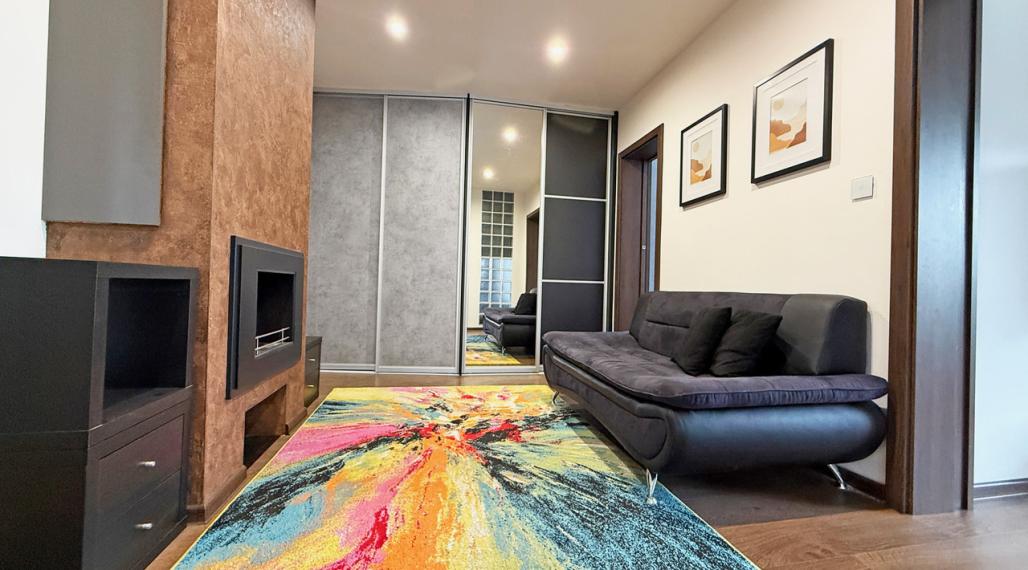 VEĽMI PEKNÝ, KVALITNE ZREKONŠTRUOVANÝ 3,5 - IZBOVÝ BYT V PETRŽALKE VO VÝBORNEJ LOKALITE PLNEJ ZELENE