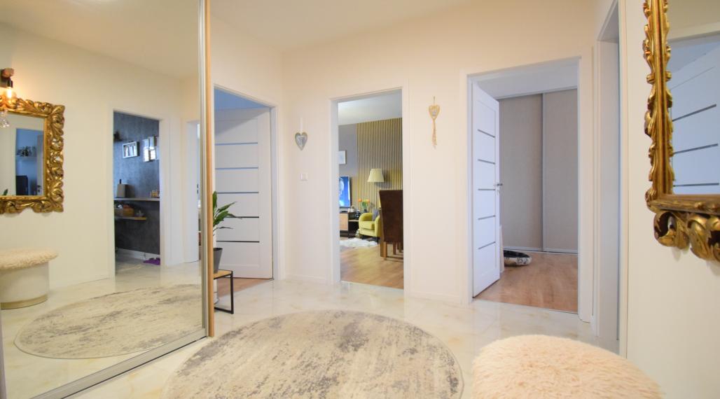 VÝNIMOČNÝ 3-IZBOVÝ BYT S VEĽKORYSOU VÝMEROU 86M2 V TICHEJ LOKALITE RUŽINOVA - ŠTEFUNKOVA