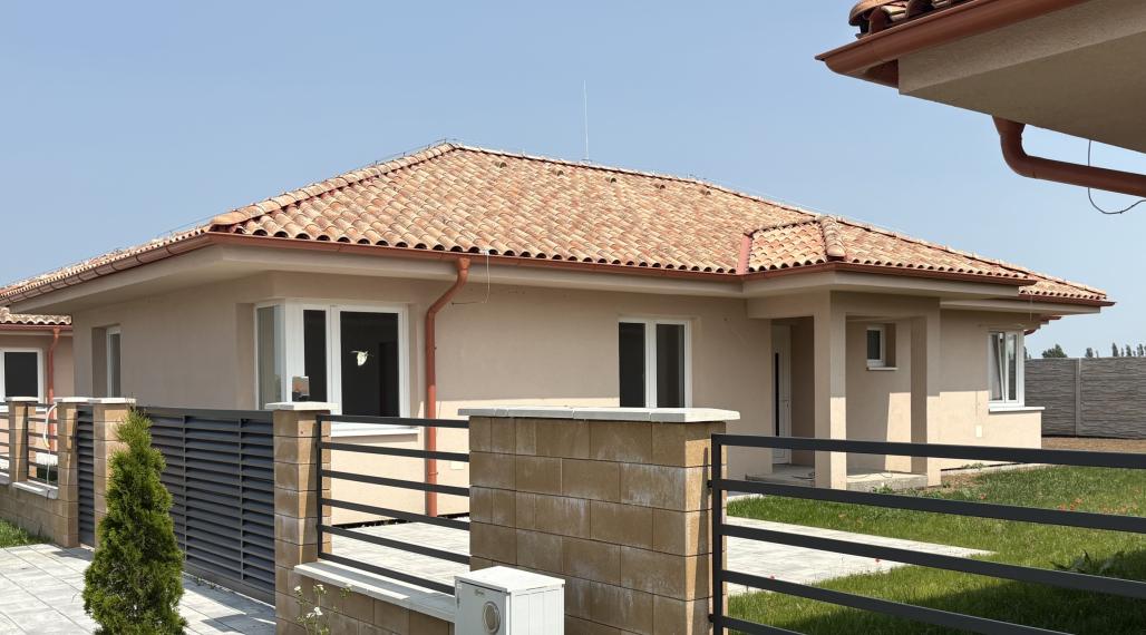 ZNÍŽENÁ CENA - KVALITNÁ NOVOSTAVBA V ŠTANDARDE- SAMOSTATNE STOJACE RODINNÉ DOMY (140M2) S VEĽKÝMI POZEMKAMI