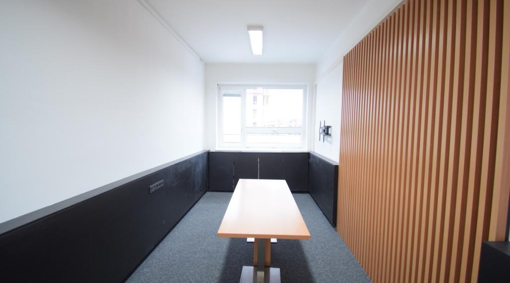 PRENÁJOM POSLEDNÝCH ZARIADENÝCH KANCELÁRIÍ S PARKOVACÍMI MIESTAMI - FREKVENTOVANÁ IVANSKÁ CESTA