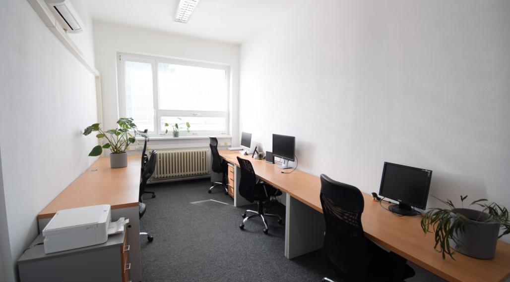 PRENÁJOM POSLEDNÝCH ZARIADENÝCH KANCELÁRIÍ S PARKOVACÍMI MIESTAMI - FREKVENTOVANÁ IVANSKÁ CESTA