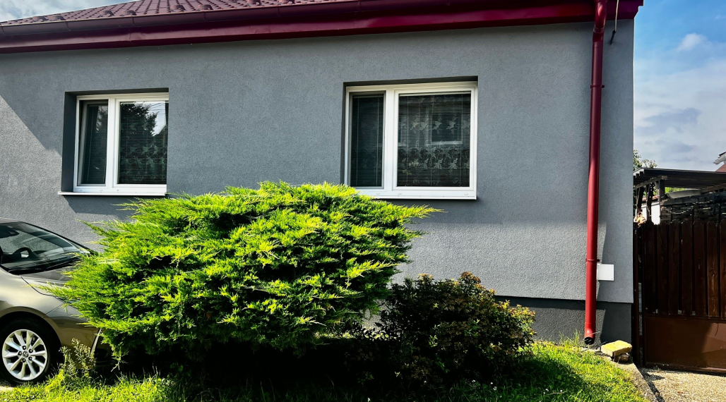 RODINNÝ DOM V CENTRE IVÁNKY PRI DUNAJI- FARNIANSKA UL. (POZEMOK 416M2)