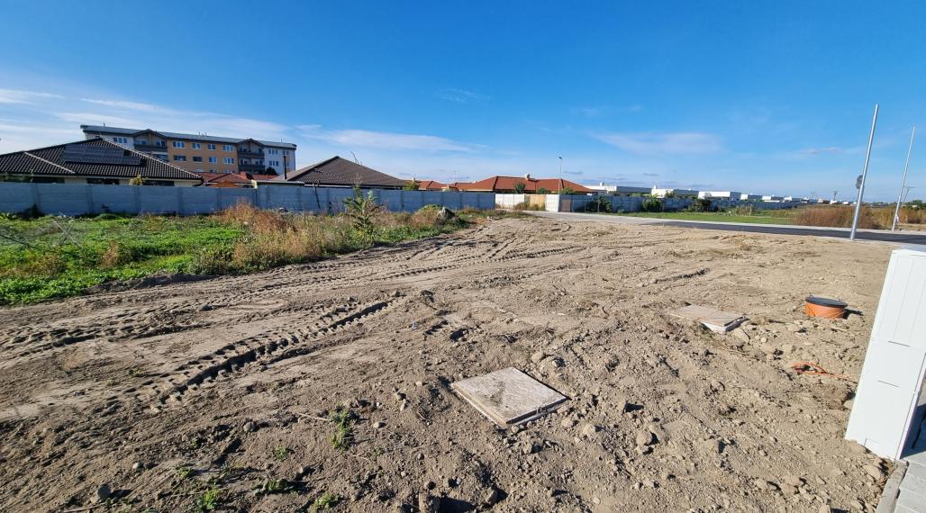 ROŽNÝ VOĽNÝ STAVEBNÝ POZEMOK (612M2),  SKVELÁ POLOHA -  MOST PRI BRATISLAVE