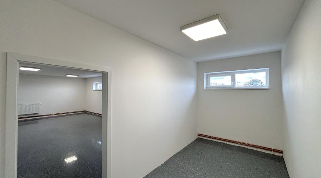 NA PRENÁJOM PRIESTOR - KANCELÁRIA/SKLAD 2 miestnosti (58m2)