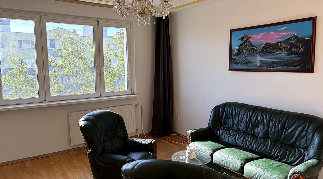 SLNEČNÝ 3-IZBOVÝ BYT (68 m²) V PÔVODNOM STAVE - DLHÉ DIELY