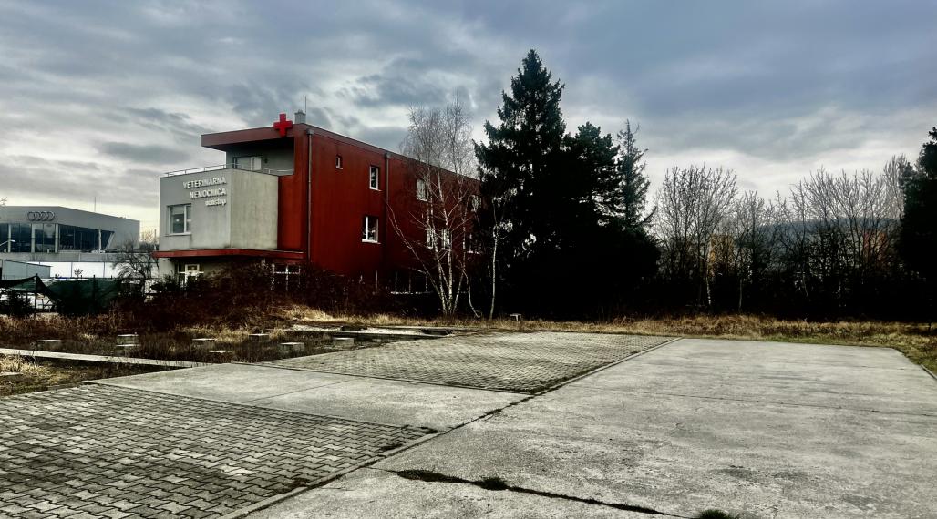 STAVEBNÝ POZEMOK  2597M2 - ZMIEŠANÁ ZÓNA - LAMAČSKÁ CESTA