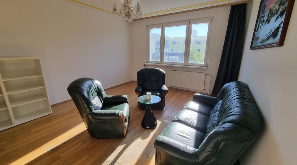 SLNEČNÝ 3-IZBOVÝ BYT (68 m²) V PÔVODNOM STAVE - DLHÉ DIELY
