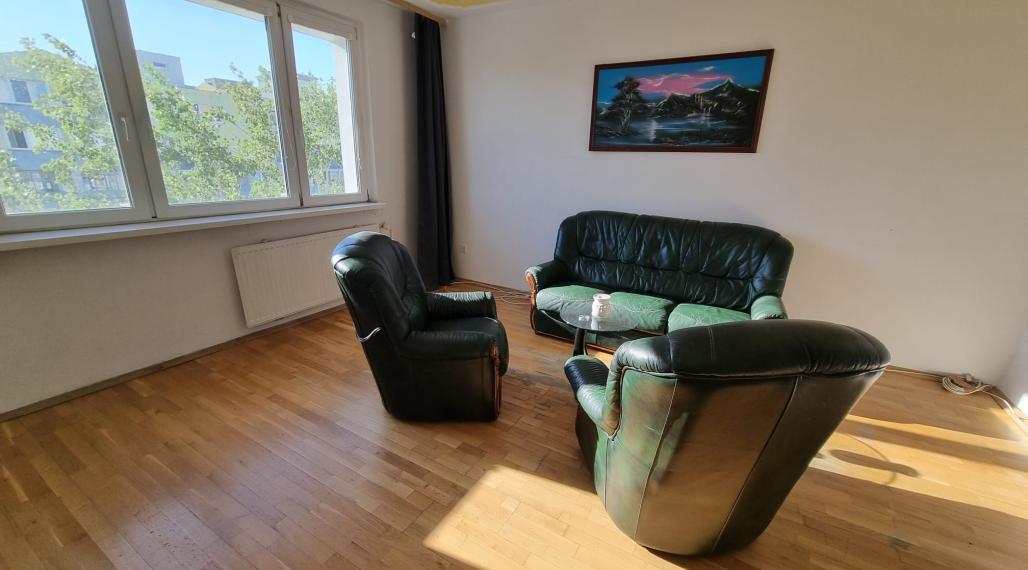 SLNEČNÝ 3-IZBOVÝ BYT (68 m²) V PÔVODNOM STAVE - DLHÉ DIELY