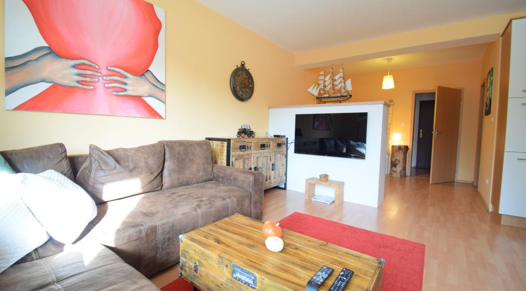 PEKNÝ, KOMPLETNE ZARIADENÝ 1-IZBOVÝ BYT 45M2 S PARKOVACÍM MIESTOM